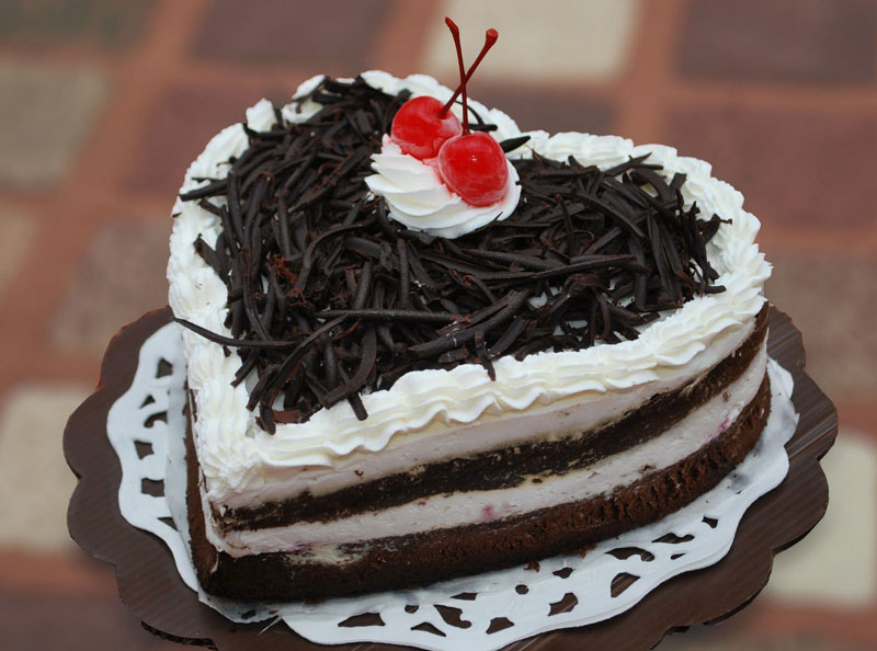 1 Pound Black Forest Cake in Nepal Online at best price | Yourkoseli Nepal